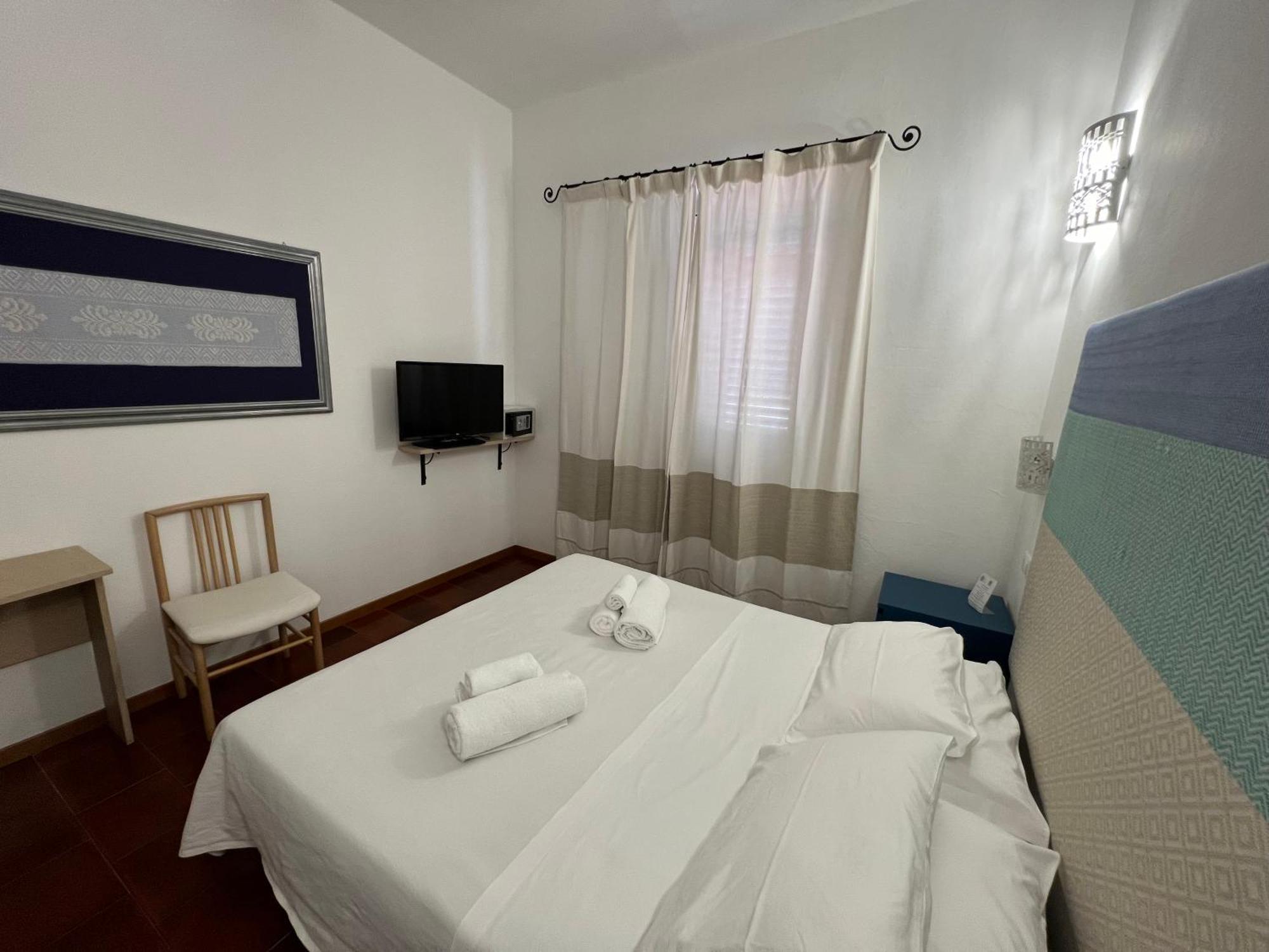 Hotel Da Cecco Santa Teresa Gallura Exteriér fotografie