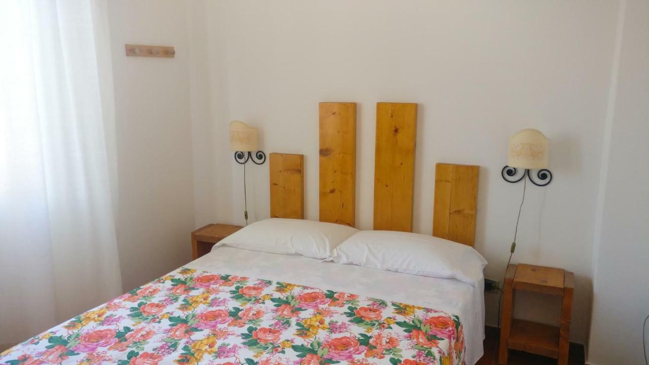Hotel Da Cecco Santa Teresa Gallura Pokoj fotografie